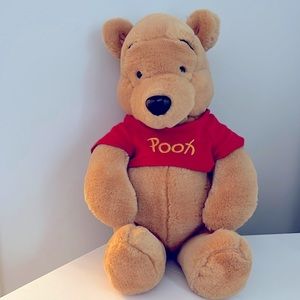 Disney Store Winnie the Pooh late 90s. Excellent condition. 14”